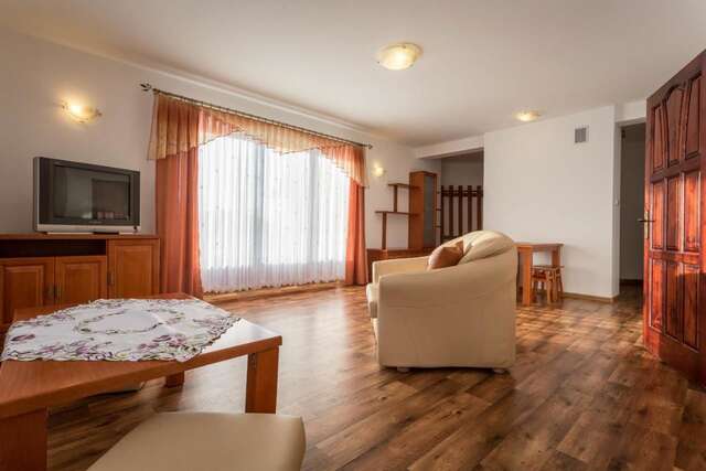 Апартаменты Sykowny Dworek Apartamenty Косцелиско-28